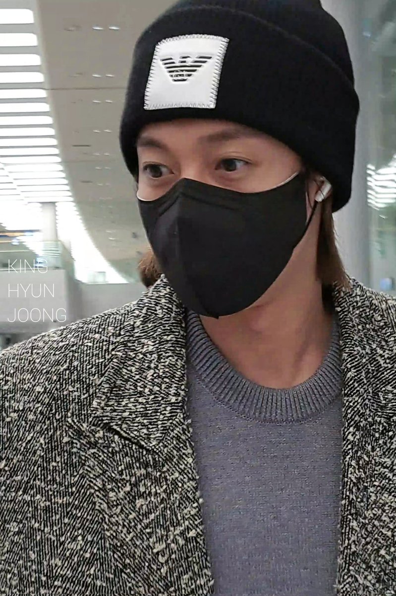 kinghyunjoong86's tweet photo. 221115 김현중 인천공항 - 존잘남 입국💚 https://t.co/LLrtXFBaoT