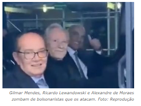 DeAllbert's tweet photo. @cpavanini Tá de deboche! hihihihihi
Boisolminions à beira de um ataque de nervos! 
Teu chefe vai para a cadeia! hahahah https://t.co/CTiaQ4x8SM