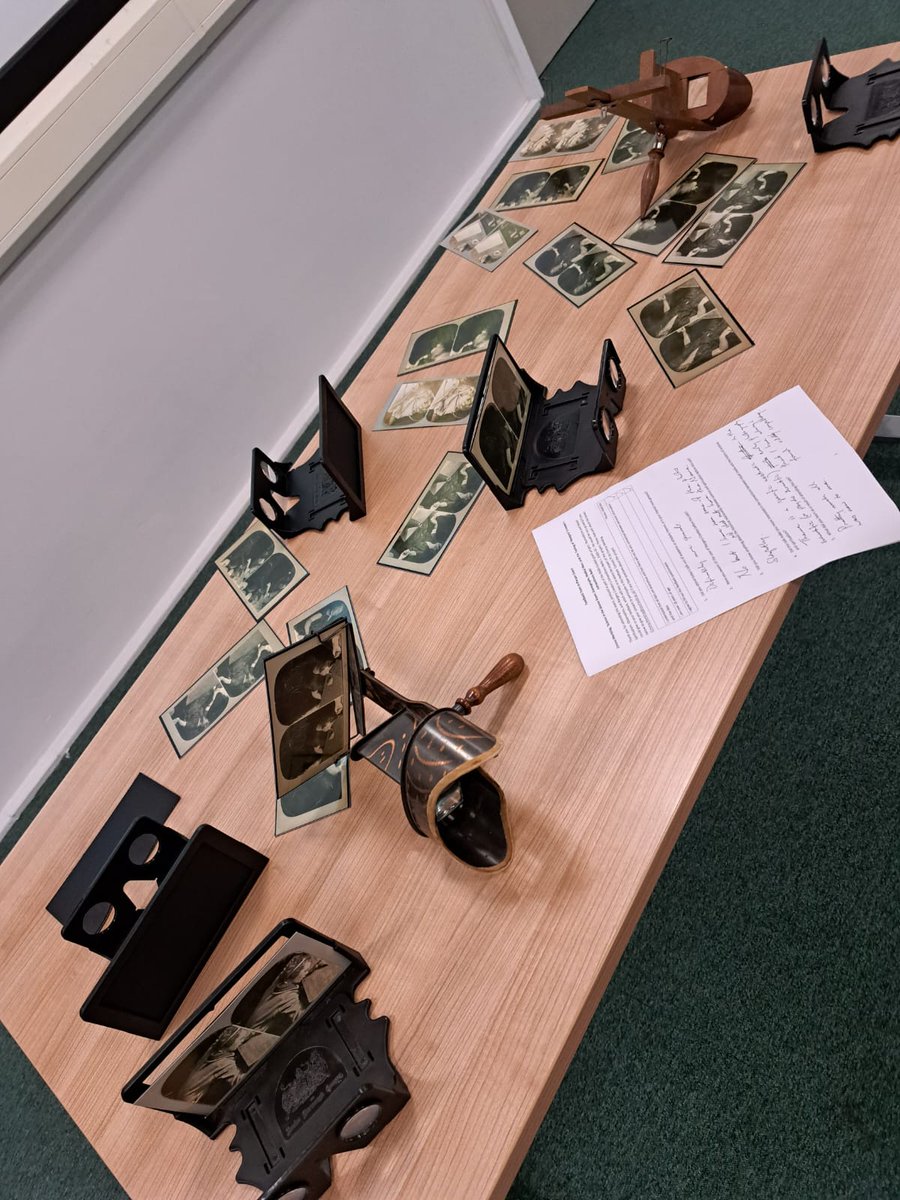CourtauldRes's tweet image. Amazing lecture last night by @EmmaMerkling exploring ⭐️Science in the Séance Room⭐️ 
The audience had access to rare stereographic photos and stereo viewers thanks to the generosity of @londonstereo, @SenateHouseLib &amp;amp; @theUL 

See more events 👉courtauld.ac.uk/research/whats…