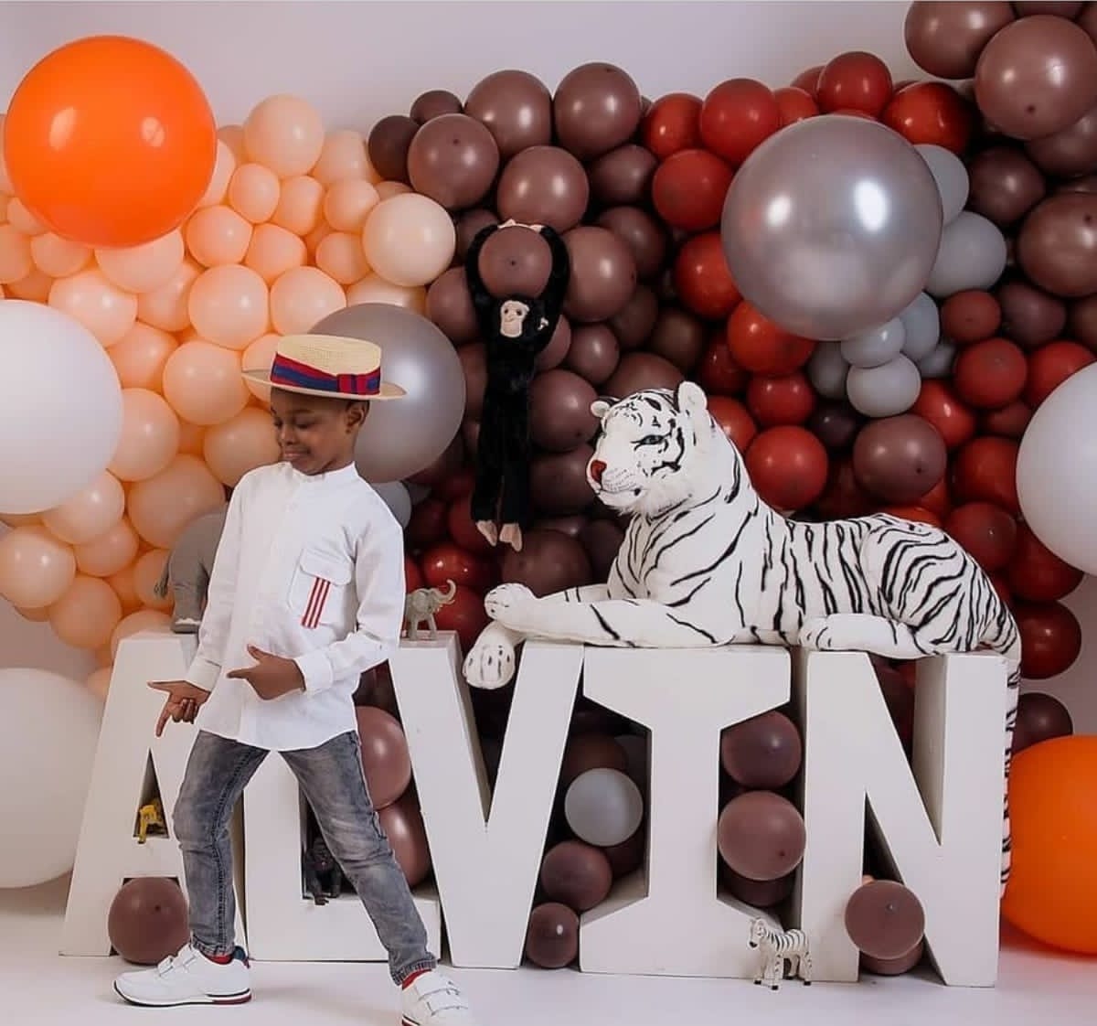 MikoloUg's tweet photo. When Alvin came out to have a blast, he didn't leave his animals behind🧸

Event Design &amp; Styling by: #PartyStudio
📲 0706642869 &amp; 0771297100 https://t.co/i7mMexiPgm