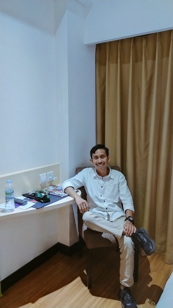 MuhammadAkmal_'s tweet image. Rakyat sebagai pemilik demokrasi maka peningkatan pendidikan politik sebagai pengetahuan dasar yang mesti mengakar, maka sehubungan dengan itu rakyat menemukan peta jalan untuk pulang.