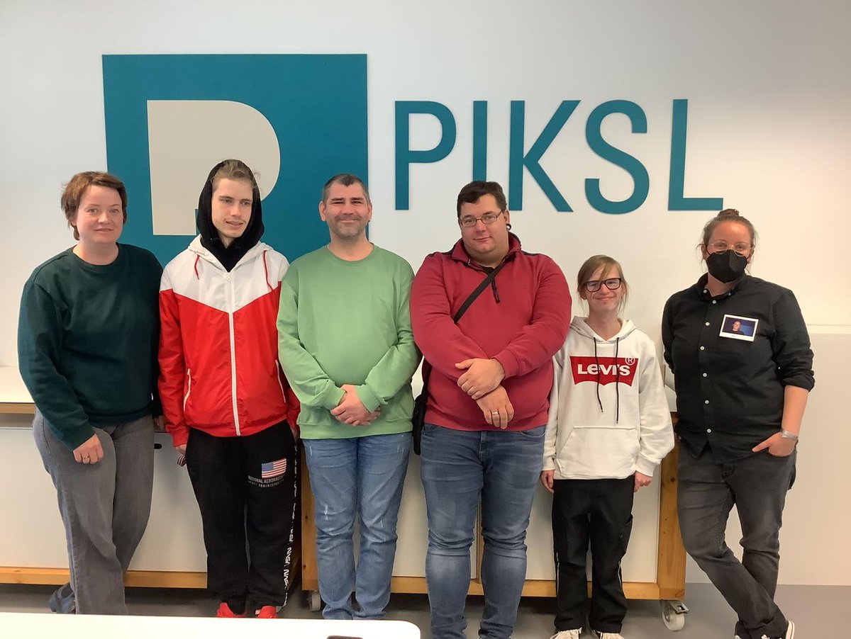 Letzte Woche war das <a href="/SW_Sankt_Georg/">Sozialwerk St. Georg</a>  zu Besuch im #PIKSL Labor#Bielefeld.👍
Es wurde über Datenschutz 🔐 und Fake News 📰 gesprochen.
Schön, dass ihr da wart!