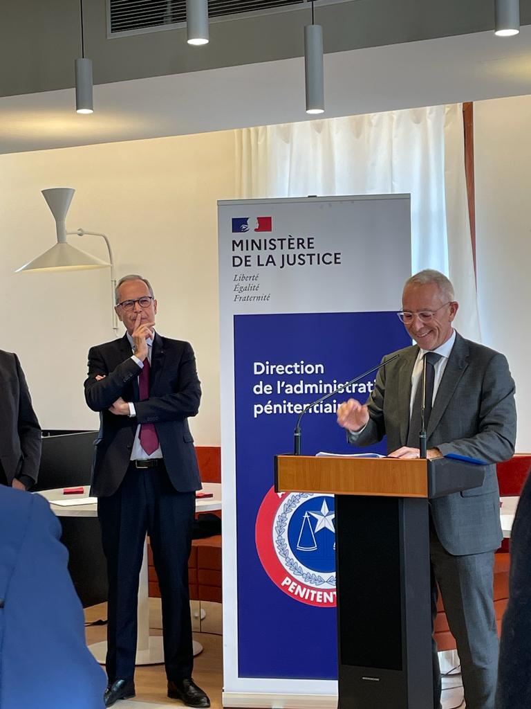 MicheleRubirola's tweet photo. Inauguration du 1er restaurant en détention en France ouvert au public au sein de la prison des #Baumettes. Projet favorisant l'inclusion sociale et professionnelle des personnes incarcérées. Accompagnement de 40 pers sur 1 an .Les #BeauxMets table bistronomique a découvrir ! https://t.co/z7zKrxF1hV