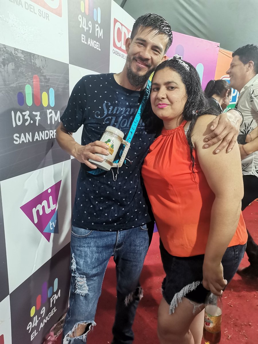 GabrielaE1990's tweet photo. @_choppfest Excelente https://t.co/91xIv87fyY