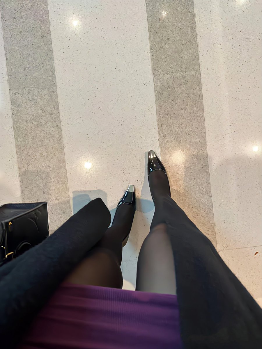 eeeed46462018's tweet photo. 主人吃饭的时候你只能在脚下跪着伺候呢小贱狗#女王 #杭州女王 #网调 #现调 #原味 #美足 #sm #羞辱 #践踏 #贱狗 #伺候 #女权 #圣水 https://t.co/tgwa1WRLJO
