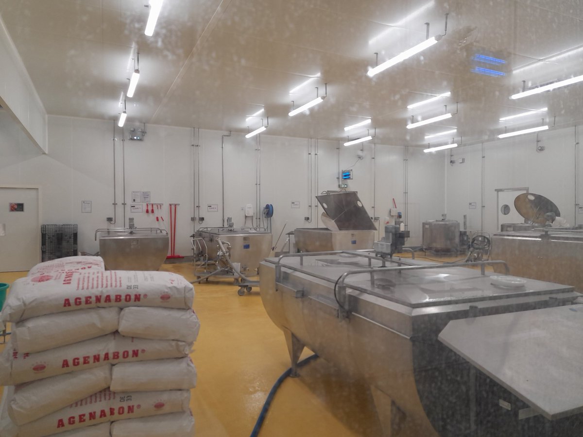 ALiliqueb's tweet photo. En direct de la chaîne de production des glaces l angelys semaine de l industrie agro-alimentaire @poleemploi_NA #saintes https://t.co/0Ms2LTPp0J