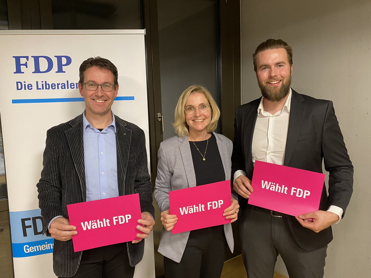 MartiAndi's tweet photo. Start in die Kantonsratswahlen 2023: Nomination durch Ortspartei FDP Willisau. Wir sind bereit, gehen wir es an! https://t.co/M9hoc1gIw7