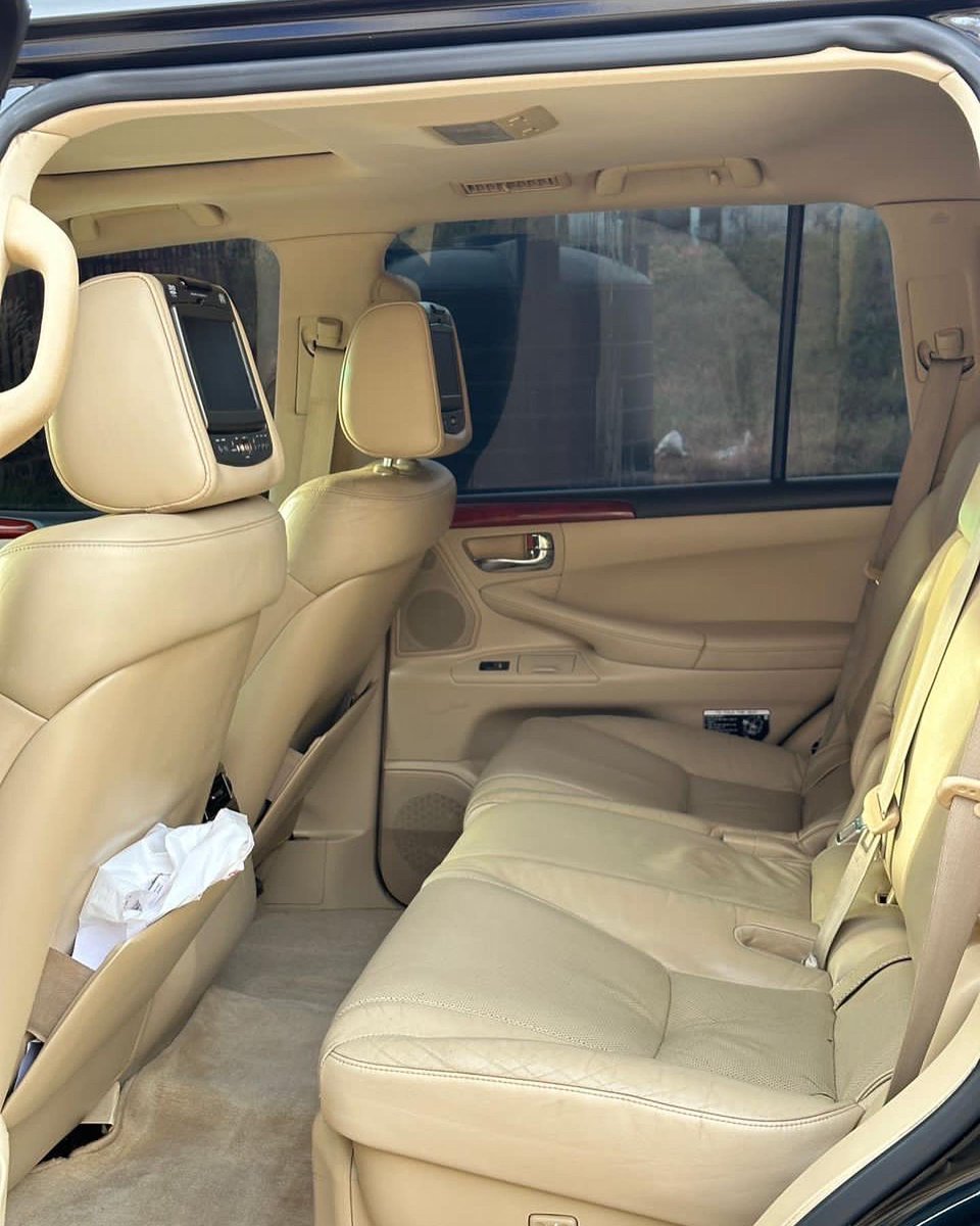 ala_autos's tweet photo. Nigerian Used Lexus LX570 🔥🔥
Year: 2008 upgraded to 2020
Custom duty: Paid
Price: N25M
Location: Abuja #cars #carsinabuja @Abuja_AutoHaven @WutaMotorsNG https://t.co/JvP1IX6raa