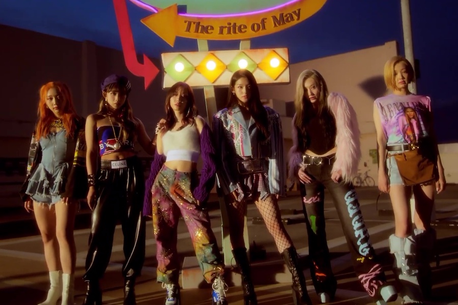 soompi's tweet photo. WATCH: #SECRETNUMBER Drops Eye-Catching MV Teaser For "TAP" Comeback 
https://t.co/Lyqdg9FRlX https://t.co/bjbxkDSsfa
