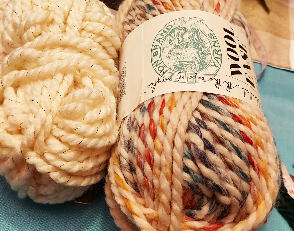 hatswithpurpose's tweet photo. Check out these beautiful winter hats I made! 
---
#yarnhoarder #yarnlove #yarnaddict #yarnfriends #yarnhaul  #yarn #yarntok #craftroom #crocheting #crochet #craft #crochetaddict #crafts #crafting #crafty #crochetaddict #crochet #chrochetlove #loomknit #loomweaving #knitting https://t.co/6gRokPjil7