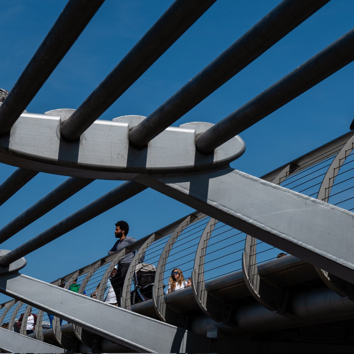cgleeson83's tweet photo. Taking a break
#rest #looking #framing #leadinglines #bluesky #street_captures #streetphotography  #SPiCollective #street_photography #street_vision #Nikon @UKNikon #london #break #structure #bridge https://t.co/mFl02Fm2TY