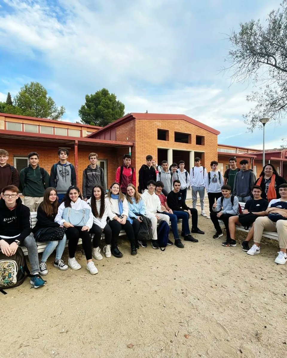 epiasabadell's tweet photo. de seguretat  en vehicles sigui més o menys gran?, hem aprofitat per experimentar i estudiar conceptes relacionats amb les forces i el moviment, aplicats a la seguretat viària.
#1RBATXILLERATPIASABADELL
#BATXILLERATPIASABADELL https://t.co/tyfn0bQOLU