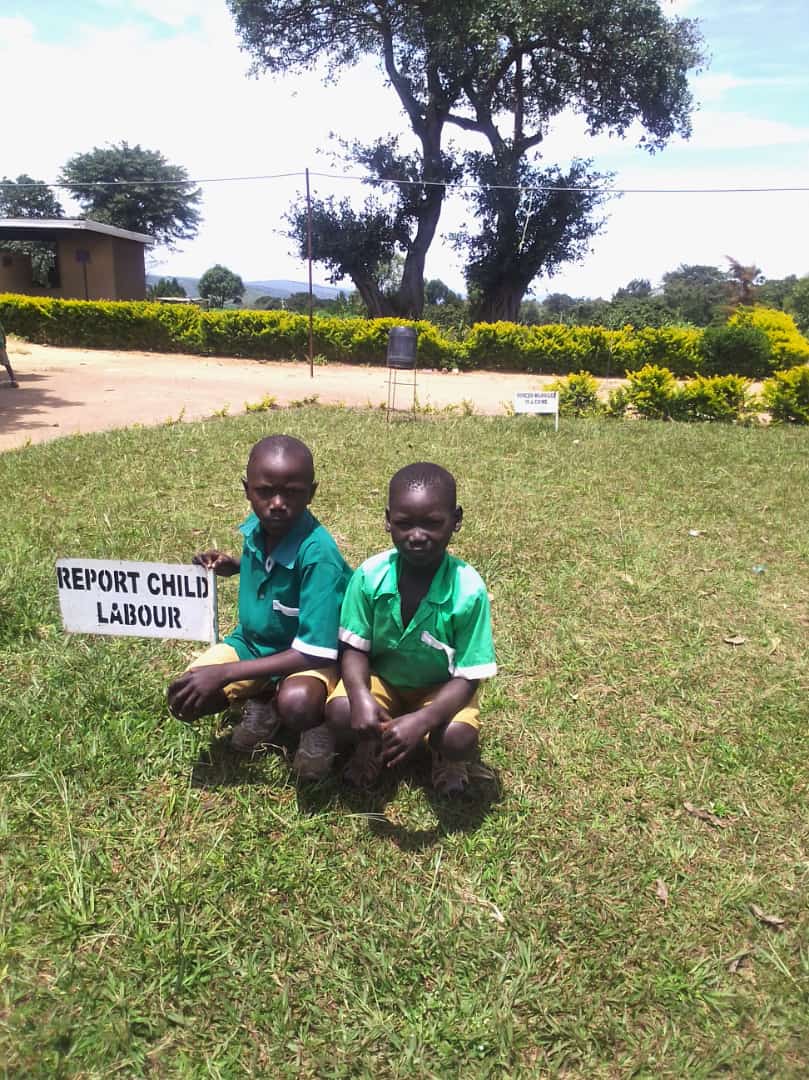 Child labour is one form of #Childabuse that deprives a children of childhood, Potentials and Dignity.
This harms physical and Mental development of children .
#EndChildAbuse
#AmplifyChildVoices <a href="/ChildRightsIRL/">Children's Rights Alliance</a> <a href="/Global4Children/">Global Fund for Children</a> <a href="/CdnChildProtect/">Protect Children</a> <a href="/ChildLaborAwar/">ChildLabor Awareness</a> <a href="/ChildLabourActn/">Child Labour Action</a>