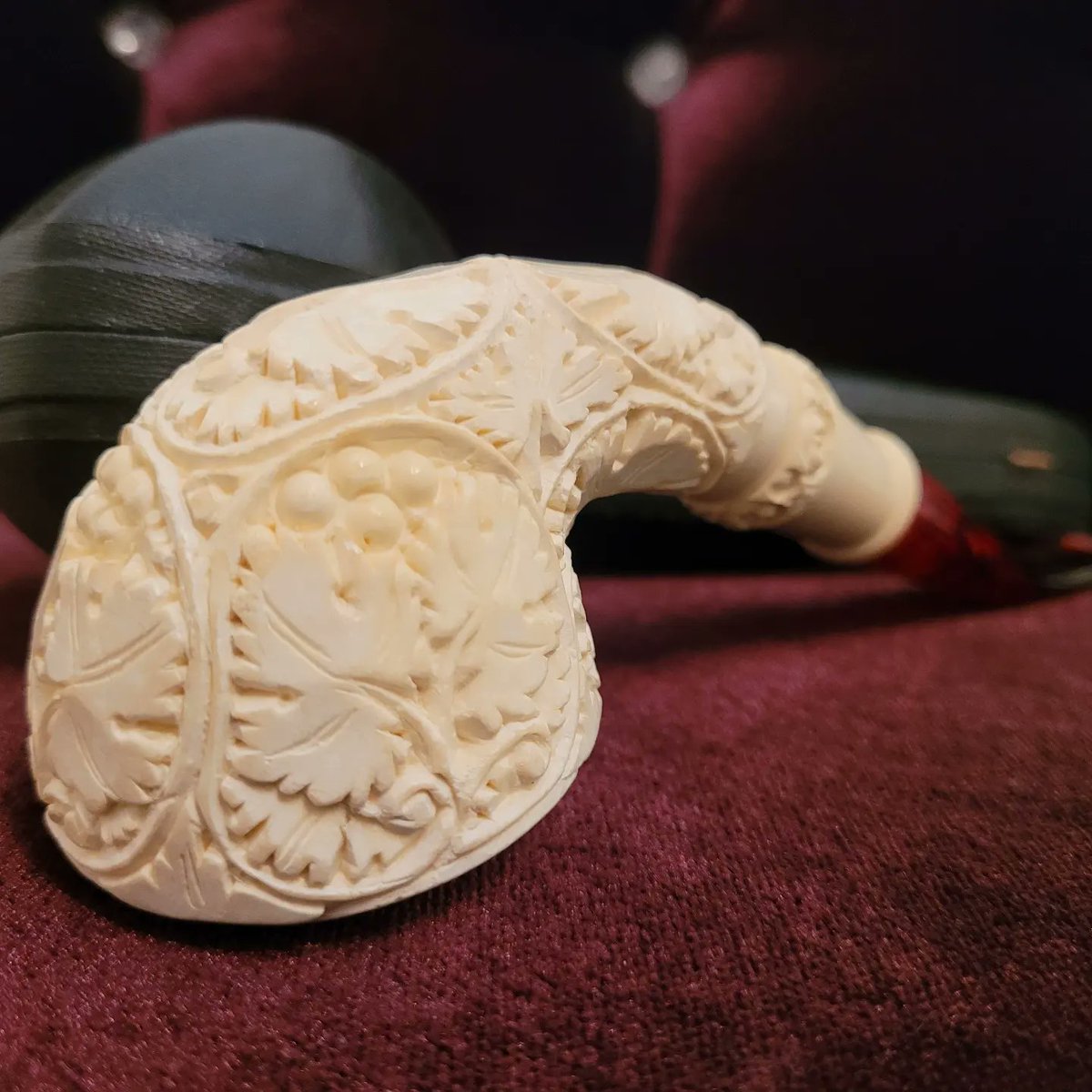 CPWcalabashpipe's tweet photo. https://t.co/A4hVTOwaDn
#meerschaum #pipesmokers #meerschaumpipes #briar #briarpipe #meerschaumpipe #handmadepipe
#handcarved #briarpipes #calabash https://t.co/4A253ROsjk