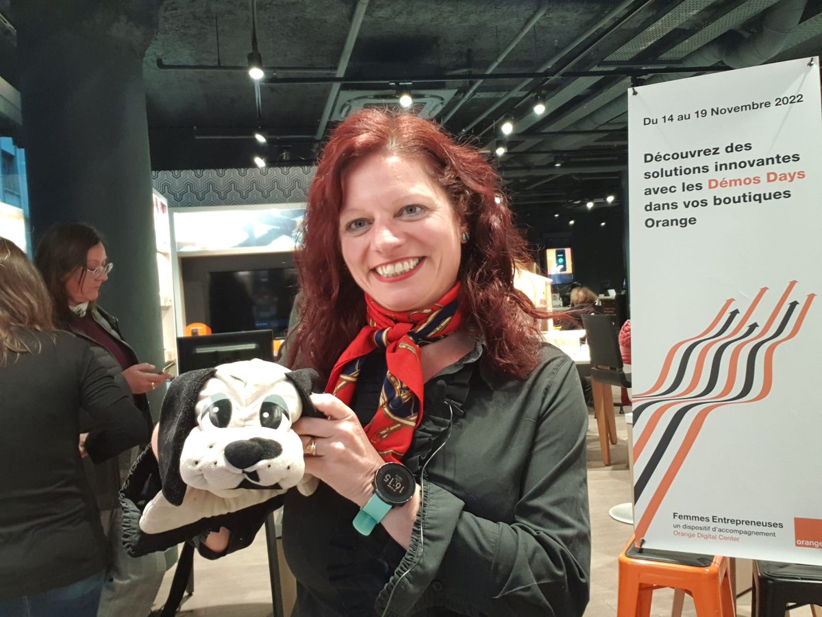 s_bagnuls's tweet photo. Pour les #DemosDaysOrange à la boutique Orange de Strasbourg - Kléber 

▶️ Laetitia présente sa solution de gardiennage pour 🐶🐕 ce mercredi

▶️et Myriam les ambiances sonores de #FillBoost pour se concentrer 🎧 vendredi 🤗 https://t.co/Wfa3BqrJqW