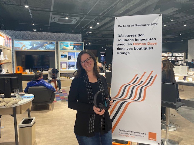 s_bagnuls's tweet photo. Pour les #DemosDaysOrange à la boutique Orange de Strasbourg - Kléber 

▶️ Laetitia présente sa solution de gardiennage pour 🐶🐕 ce mercredi

▶️et Myriam les ambiances sonores de #FillBoost pour se concentrer 🎧 vendredi 🤗 https://t.co/Wfa3BqrJqW