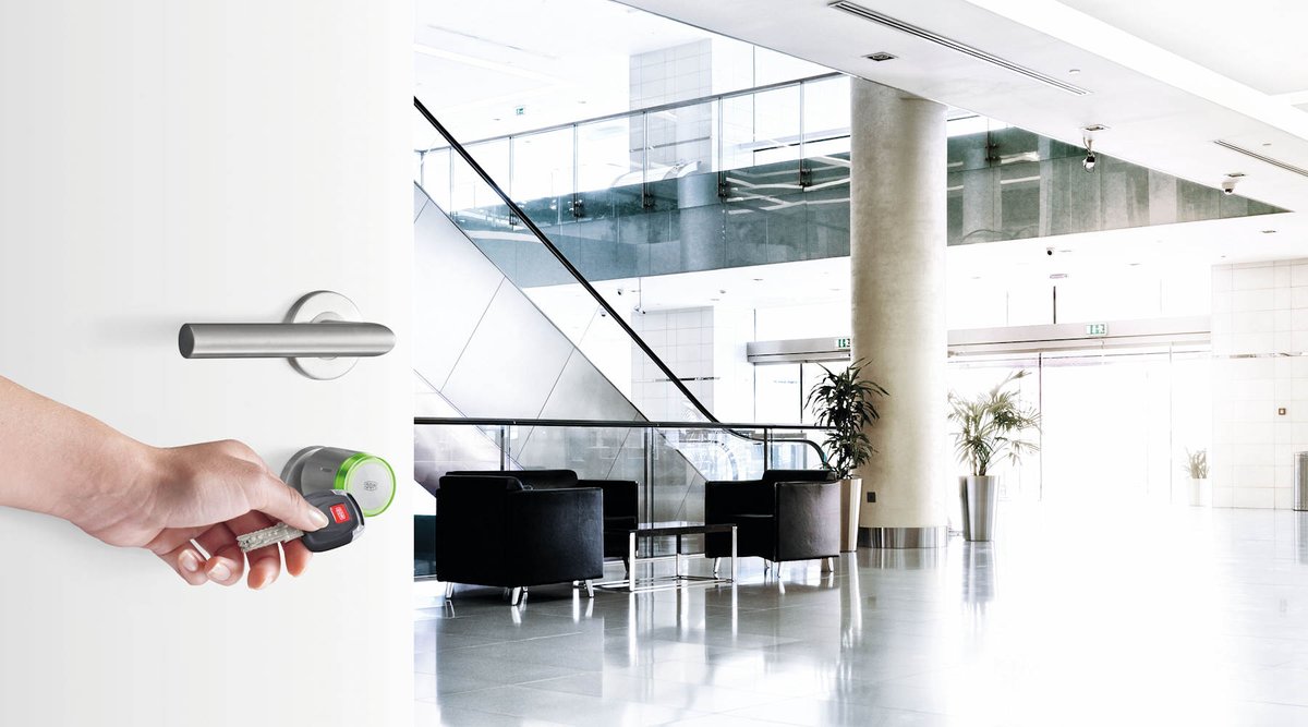 smartkey_wien's tweet photo. 📌 DOM ENiQ® Pro: Der Alleskönner

Öffnen Sie Ihre Welt mit ENiQ® Pro!
Die Anforderungen an ein elektronisches Schließsystem meistert DOM ENiQ® Pro spielend: https://t.co/nXQTwzKhy8

#SMARTKEY #Sicherheitstechnik #sicherwohnen #SchlüsselNachmachen #Einbruchschutz #Schlosswechsel https://t.co/MScg2BrvOR