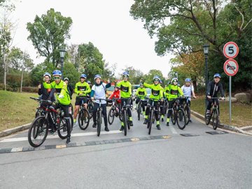 FijiConsulateSH's tweet photo. On 13 November 2022, the Climate Action Charity Cycling was successfully held at Changxing Island. It was initiated and co-organized by the Consulate General of the Republic of Fiji in Shanghai and Lucton School Shanghai. https://t.co/Ac3a1xbScB https://t.co/Q789QCECzh