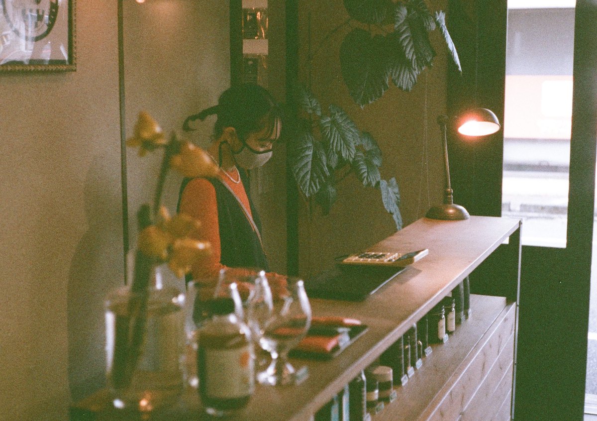 Drum_ShinKokawa's tweet photo. 美容室の四季を撮るシリーズ秋編。
#コカ山紀信 #rollei35
#Olympus #pend #halffilm #フィルムカメラ #kodak #snap #film_jp #instagood #ink361 #instadaily #Colors_of_day https://t.co/17KJGJdAEk