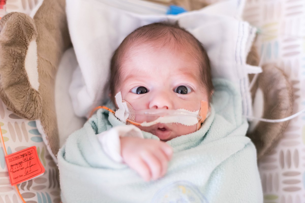 🆕 Ahead of #WorldPrematurityDay (17 Nov.), WHO published new guidelines to improve survival and health outcomes for babies born early (before 37 weeks of pregnancy) or small (under 2.5kg at birth) bit.ly/3X2d8q4