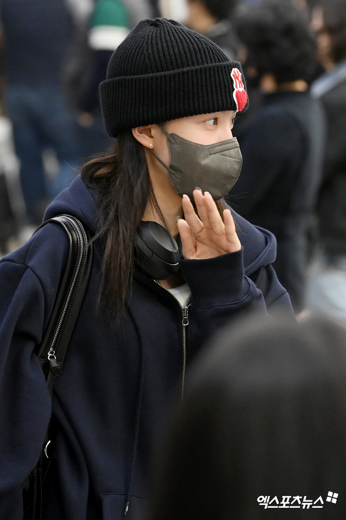 FhmOAbbWIAU073V?format=jpg&name=large