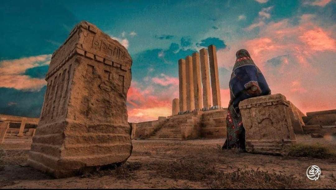 قولوا ل بلقيس  لا تقلق  على  عرشها
ما دام الابطال فيها  للكرامة  تصون !!

العرش شامخ وقومه فالحظا بطشها
شديد والتضحية من دون عزه تهون !!

حجارته   من  صلابتها  صمد  نقشها
و حُرمته و الشرف مادونهن اي دون !!

كلمات/ الشاعر محمد الغادر خرواط .