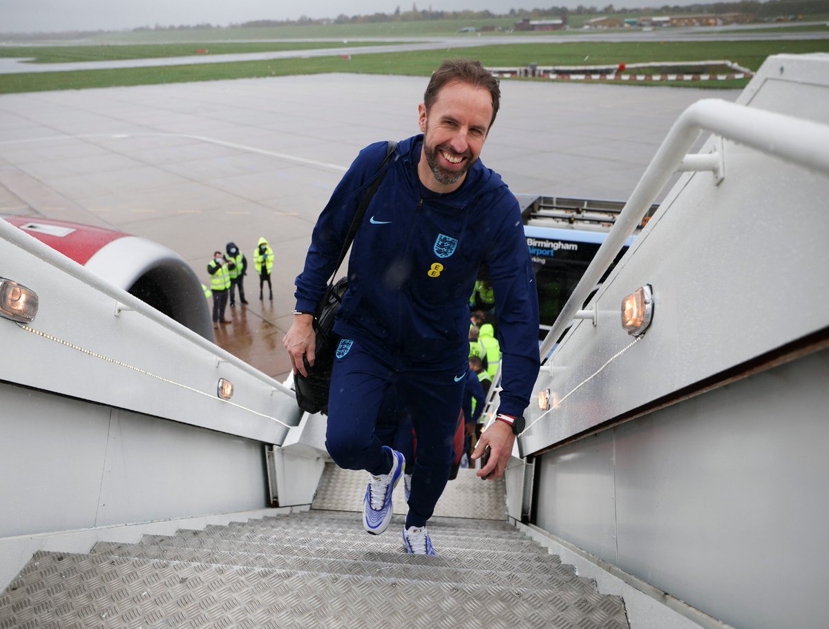 England's tweet photo. Off the #ThreeLions go! ✈️ https://t.co/rzi7TMeJu1