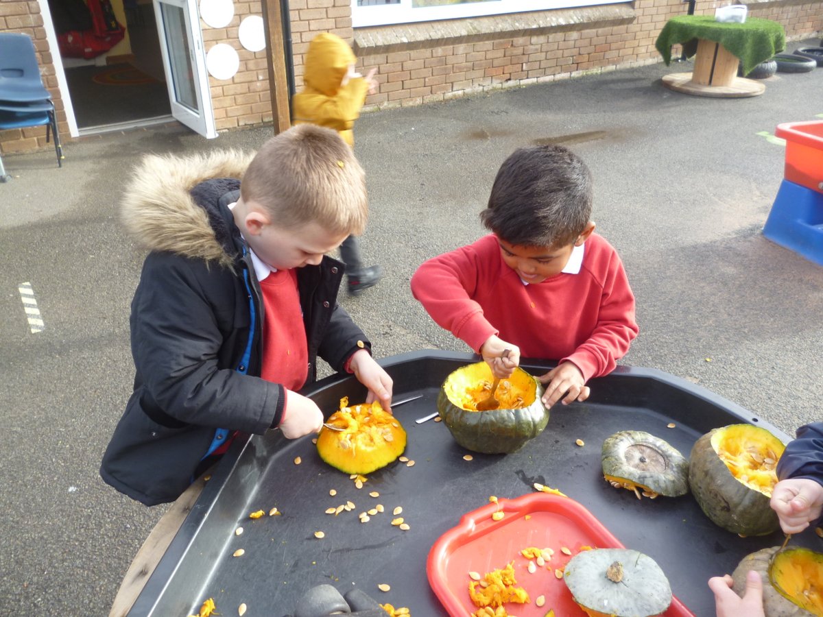 Southcott Lower School tweet media
