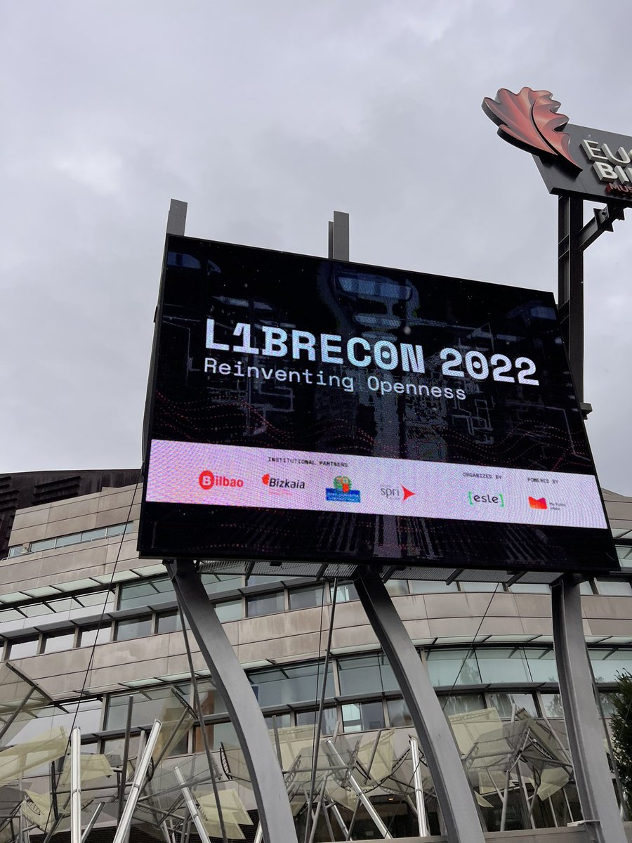 hilgroth's tweet image. En la #LibreCon2022 escuchando el futuro de #java de la mano de @RedHat