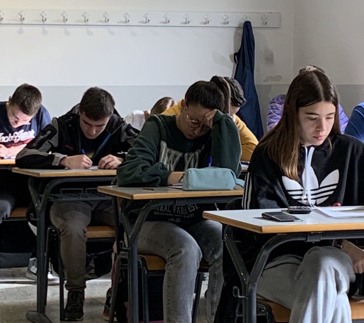 FEDACXarxa's tweet photo. Avui tanquem el primer trimestre de batxillerat. #BAT #FUTUR #avuixdemà #trimestrals https://t.co/HvczI3NOgz