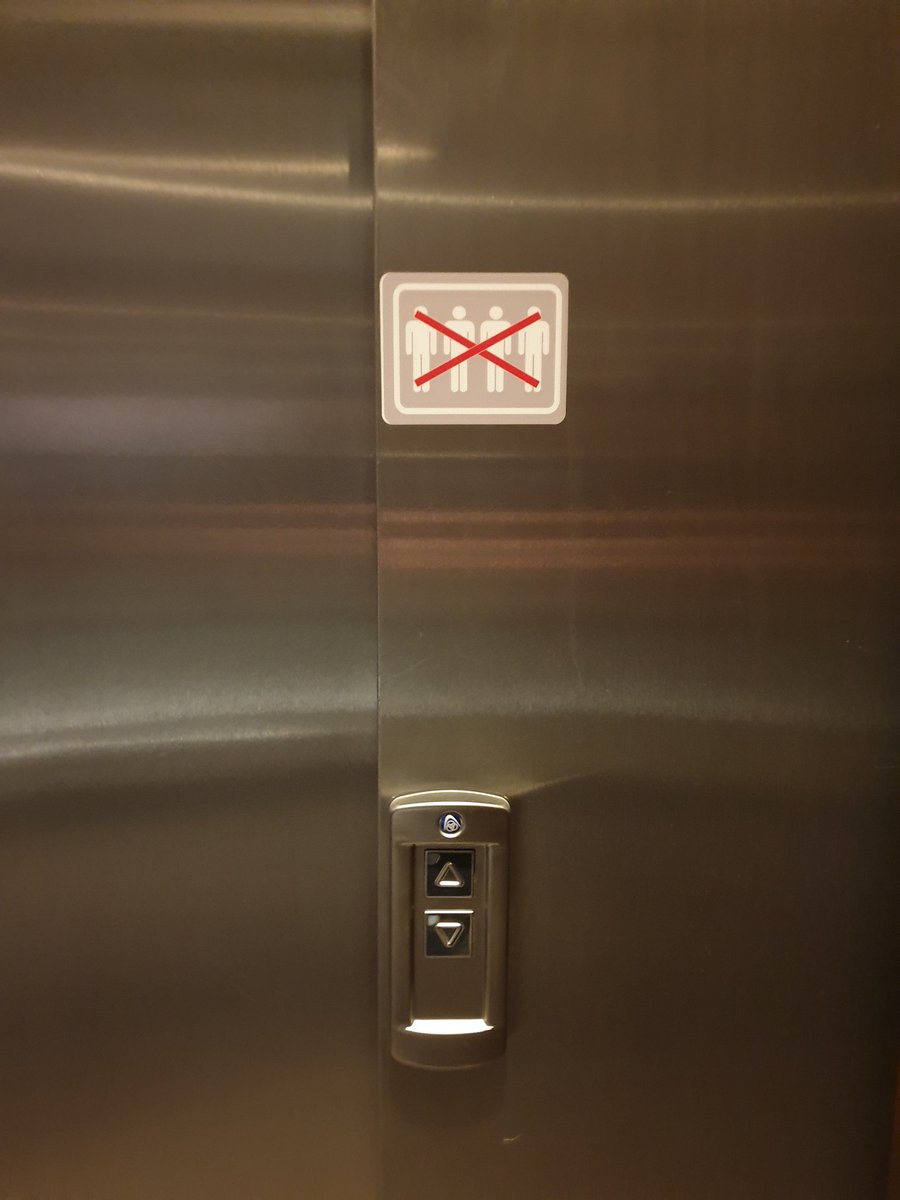 psverasdonck's tweet photo. Love a clear &amp; logical signs 😂🤣
Guess its meaning:
1) This lift is not for humans
2) This lift is not for hotel guest's
3) .... [What do you think...]
#uxdesign https://t.co/1oIxVctk2B
