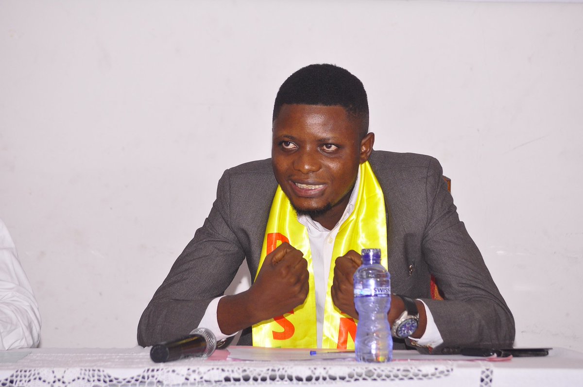 OfficielRns's tweet photo. Le 07/Mai/2022 #SalleBanqueDuSang
#conferenceDebat
#RetourEnImage de l'activité du secrétariat national à la jeunesse. #Theme : Démocratie, 3ans après l'alternance Politique démocratique: Recul ou avancée ?
#Intervenant : Sec Nat en charge de la jeunesse @TerryTshims12 https://t.co/UfhFS1EpG4