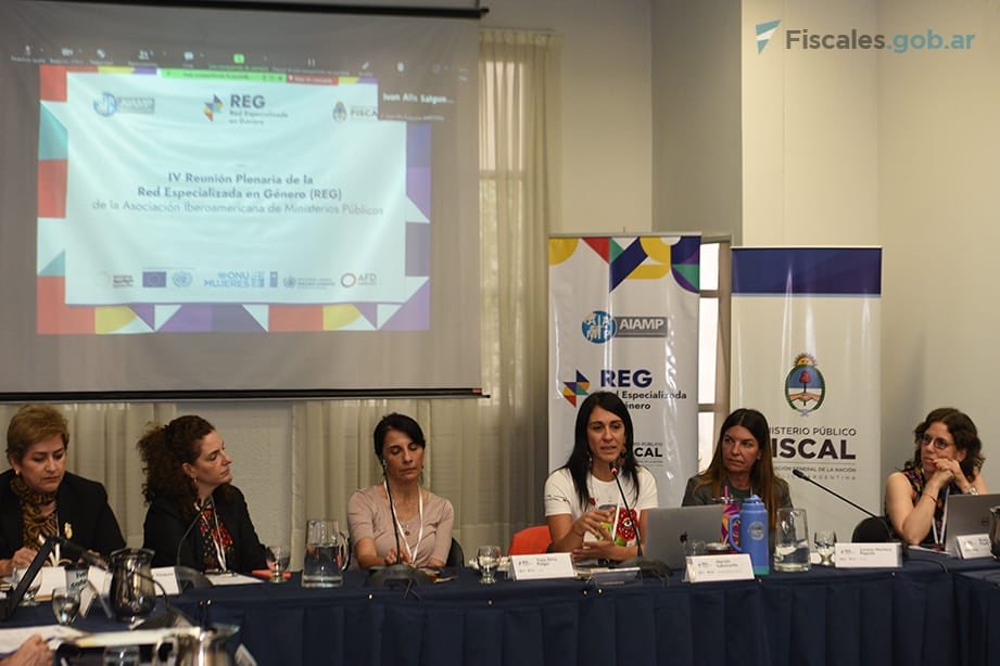Marielabozzetta's tweet photo. IV reunión plenaria de la ⁦@REGAiamp⁩ de ⁦@AIAMP_Pdencia⁩. Durante 3 días vamos a estar trabajando con ministerios públicos de toda la región sobre investigación, sanción y reparación de la violencia de género. https://t.co/jSU4crVa5E