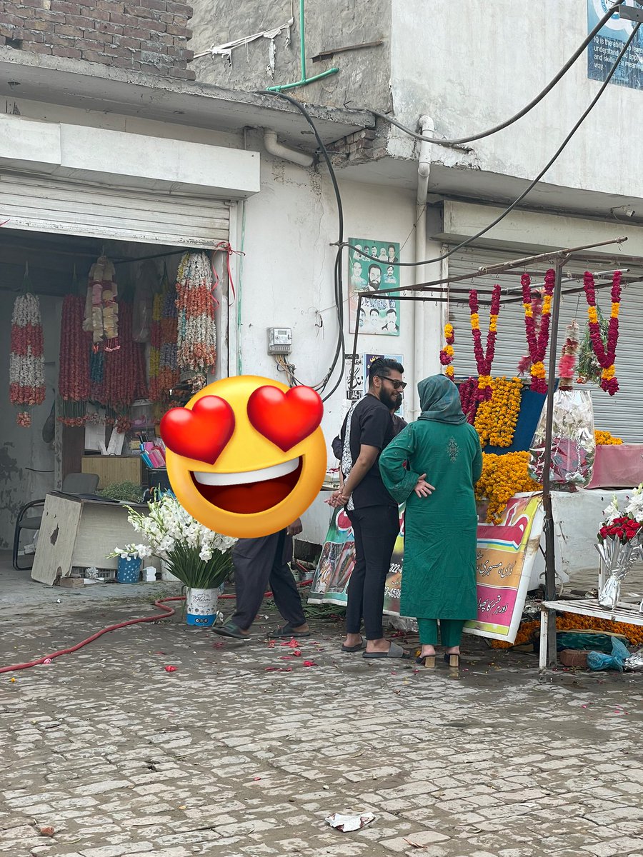 dixnxaaira's tweet photo. Idk what's happening here 🤣🤣🤣
••
On a side note..goddamnnn I love this man so much. Almost 8 years in, and this feeling is always getting stronger 💜
Hopefully we'll stay in love till we're old and grey inshaAllah
#PakistanTrip #interracialmarriage https://t.co/FbgaOp26fD