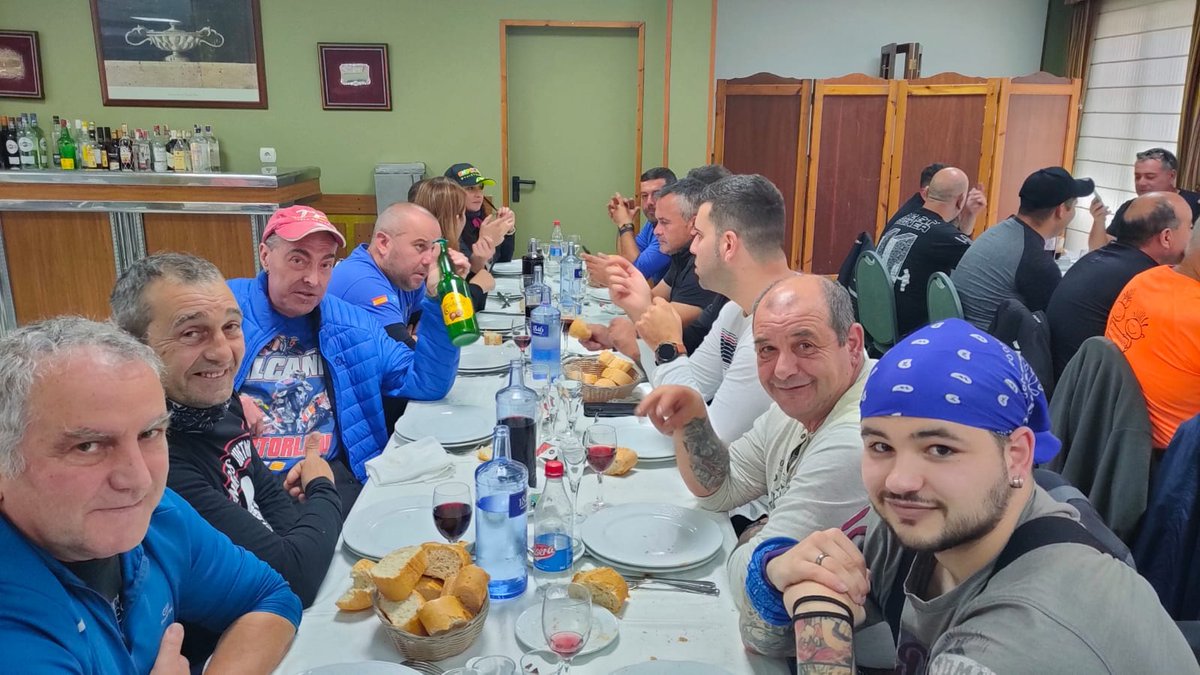 asoc_galban's tweet photo. 📌 El 23 de octubre se realizó la IX Moto Fartucada a favor de Galbán. 🏍🧡🎗
🤗 Queremos agradecer al #MotoclubApretayeElCorno, al Restaurant #LaAllandesa y a todos los presentes, por brindarnos su apoyo y hacernos entrega de la donación. https://t.co/qa8DP5nmJI