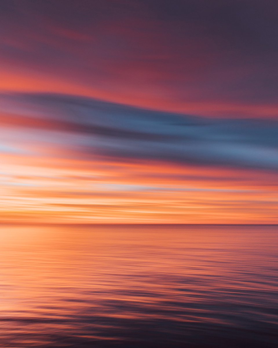 GM photographers, artists and collectors 🌊