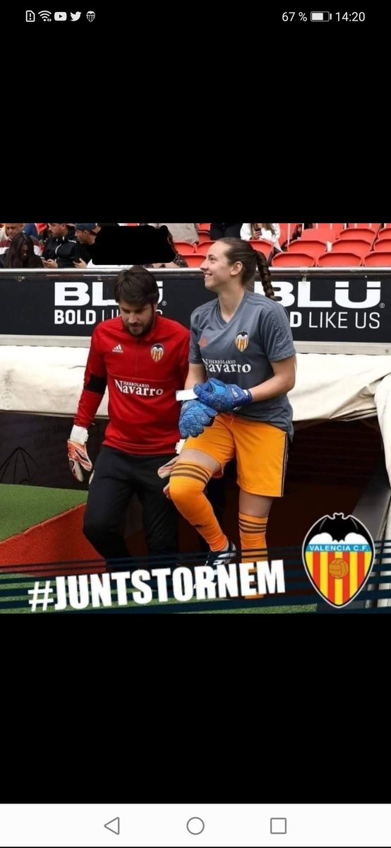 m_ampmr's tweet photo. No dejes de venir a ver a nuestras chicas también son el Valencia 🦇, la Sonrisa de ver el templo desde el césped, Amunt 🦇https://t.co/32BAgE0Fu0 https://t.co/tszvwCPeau