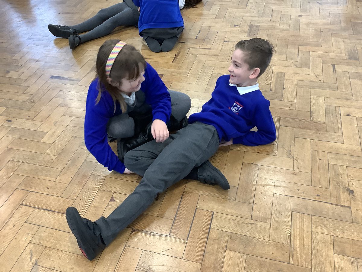 LangtonsInfant's tweet photo. Year 2 had a fabulous visit from Florence Nightingale. We learnt about her life. @Freshwater_TIE https://t.co/7FgeTzVm9R