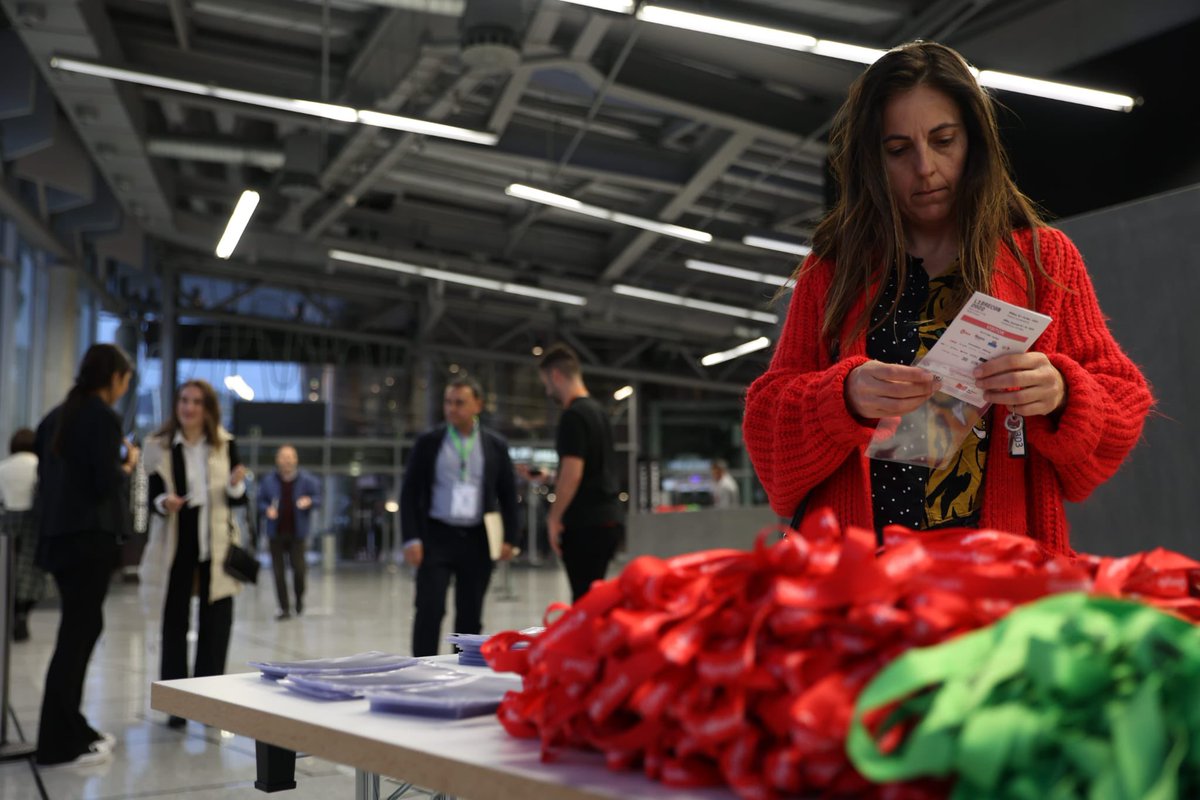 DOKSummitBilbao's tweet image. Hemos empezado fuerte en #LibreCon2022 . Mañana a tope en todas las áreas