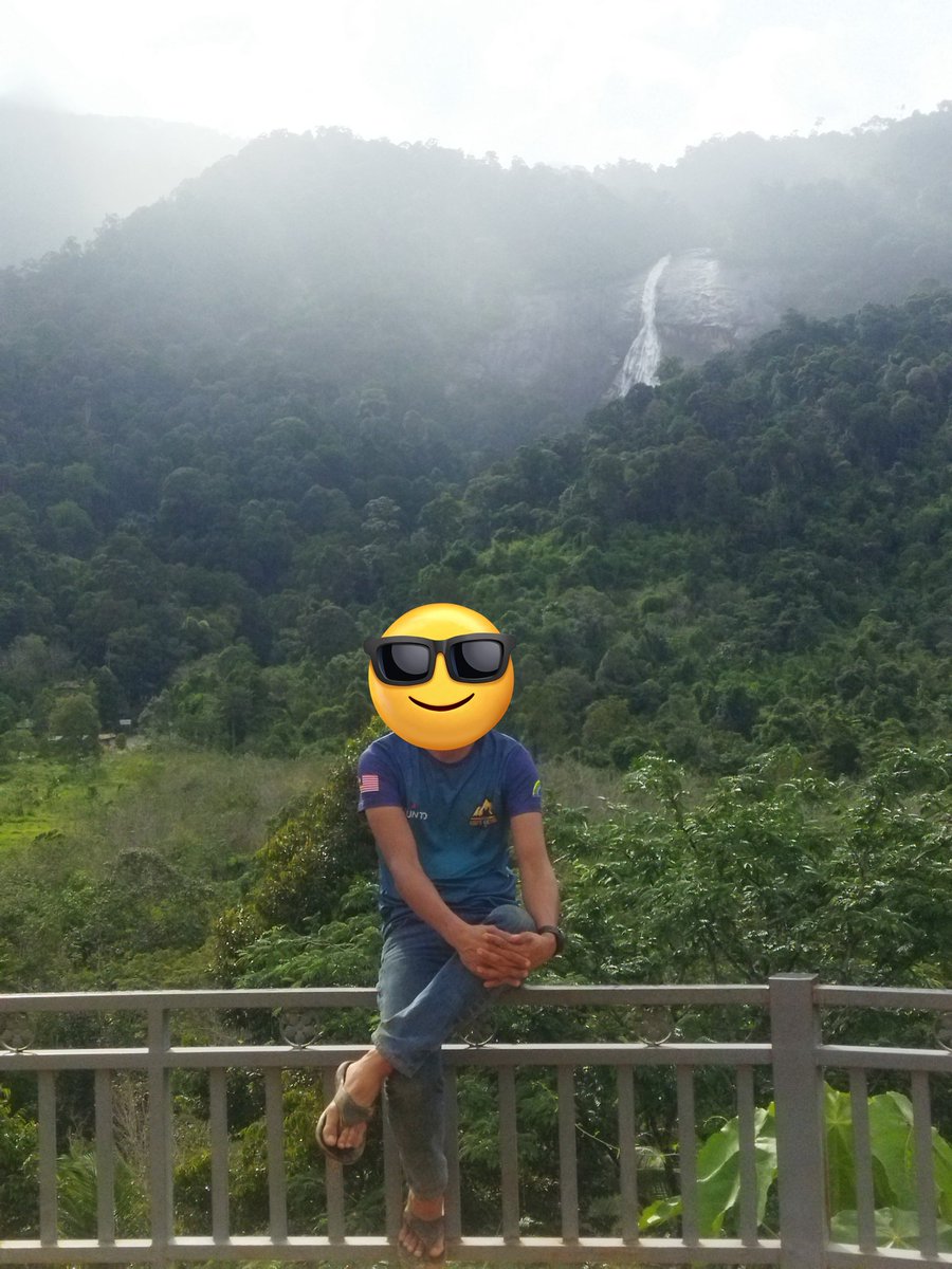 akusyahmi792's tweet photo. so ni la tempat begambor viral tu ek.. ok la.. done buat ghaso2.
esok pagi klau x ujan aku post gmbar dekat bawah sana lak
#WorknPlay.. https://t.co/VOJJ4CEC6i