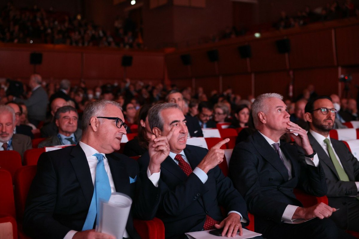 "Competenza, responsabilità e merito saranno le basi del mio mandato. Dobbiamo investire nella formazione. Se vogliamo una classe dirigente capace di guidare il Paese serve una didattica adatta alle esigenze dell'Italia".

<a href="/Paolo_Zangrillo/">Paolo Zangrillo</a>, <a href="/FunzPub/">Dipartimento della funzione pubblica</a>.

#AssembleaCIDA #CIDA