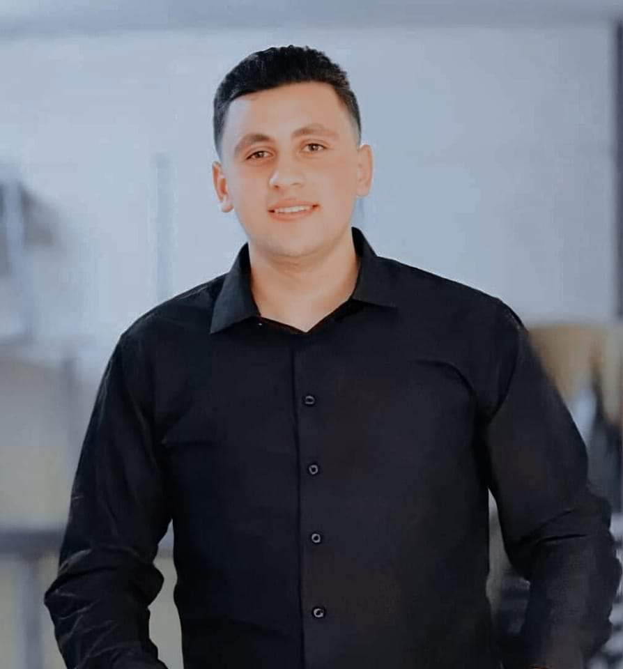 الشاب الفلسطيني محمد صوف (18 عاما) هو منفذ عملية الطعن والدهس المزدوجة شمال سلفيت، استمر في ذبح ودهس المستوطنين الإسرائيليين نحو 20 دقيقة فقتل 3 منهم وأصاب عددا آخر قبل أن يرتقي شهيدا.
#عملية_سلفيت