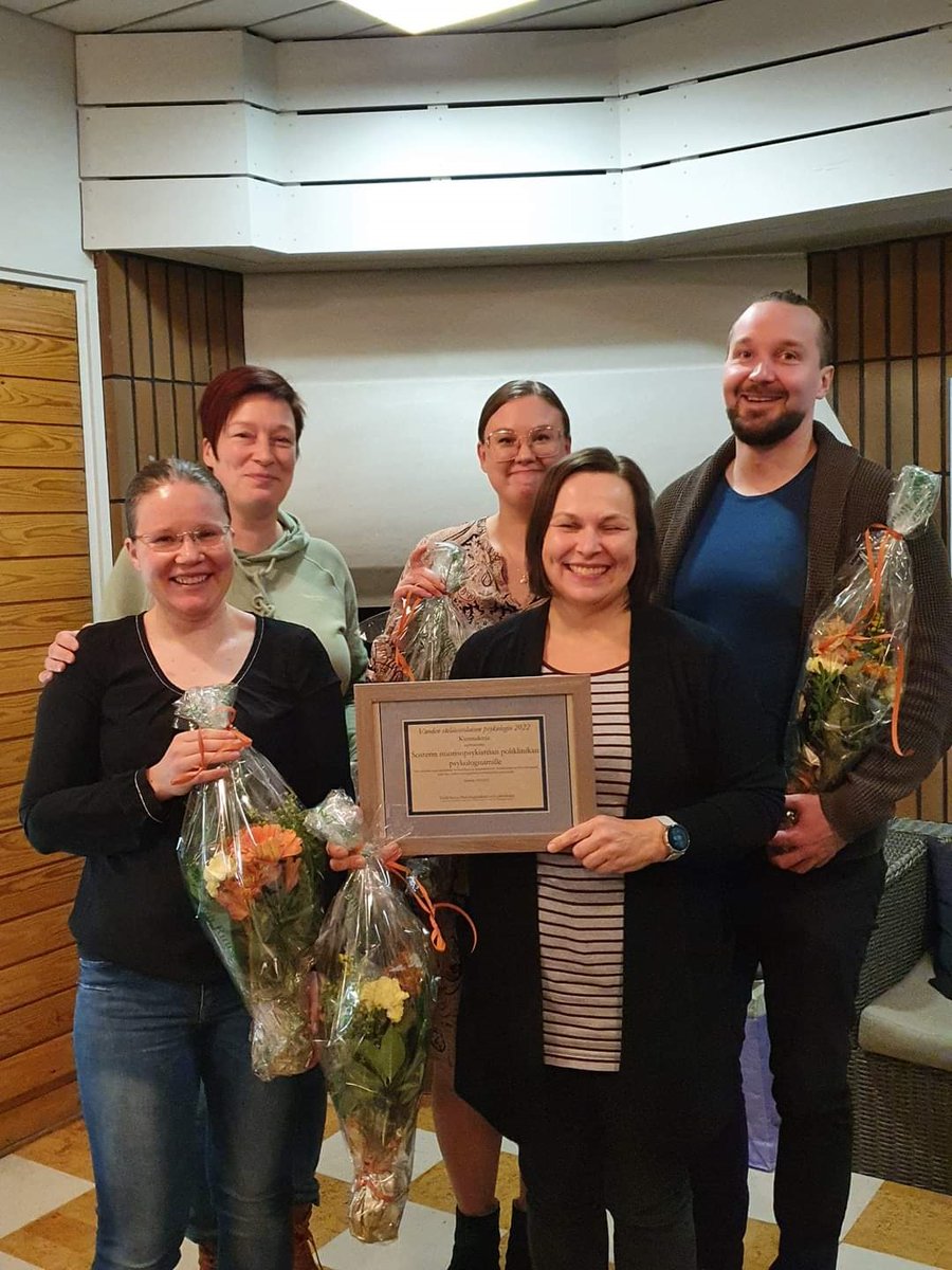TIEDOTE 15.11.2022: Sosterin nuorisopsykiatrian psykologitiimi on valittu vuoden 2022 eteläsavolaiseksi psykologiksi ➡️ sosteri.fi/sosterin-nuori…