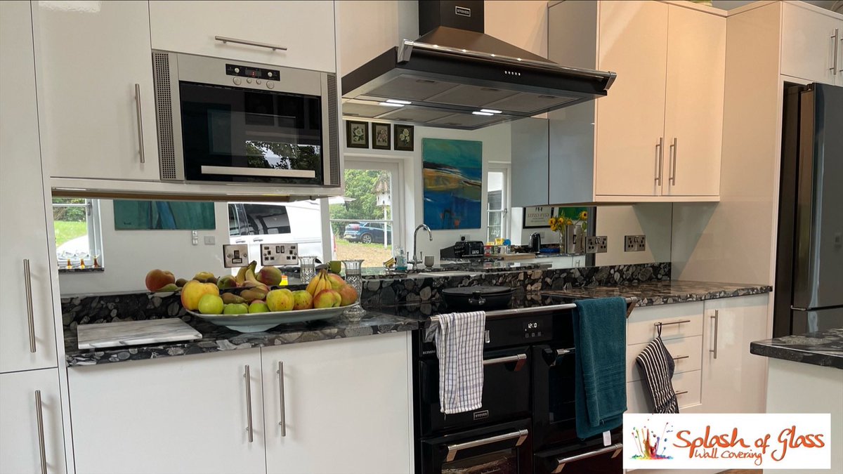 officialASOG's tweet image. This toughened silver mirror was fitted on behalf of Pro Glass 4. Perfect for brightening up any room and making your kitchen feel twice as big! 🤩 

Visit our website to browse our full range of mirrors and colours!🙌🏼

asplashofglass.co.uk 

#silver #mirror #toughened