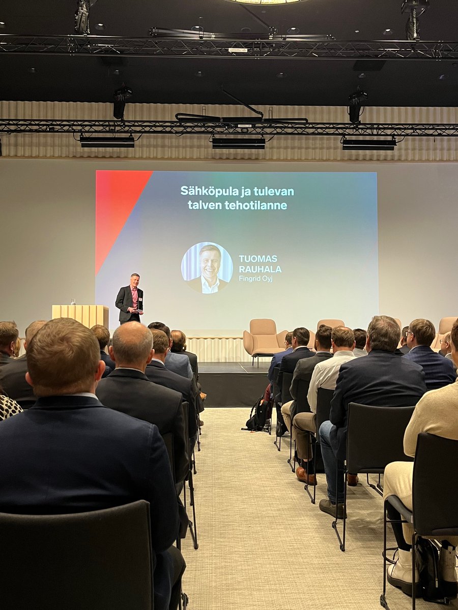 #FingridCurrent käynnissä ja Tuomas kertoo talven tehotilanteesta. Vielä ehdit mukaan kuulolle fingrid.fi/ajankohtaista/…