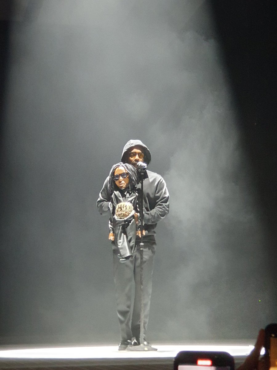 daniel_hannigan's tweet photo. Smile on my face but are you happy for me?¿

#BigSteppersTour 
#Dublin 
#kendricklamar 
#babykeem https://t.co/f72EX4g8d4