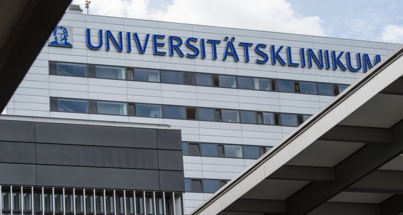 DataCore_DE's tweet image. Seit 2006 ist @DataCore #SANsymphony im Einsatz für die @Uniklinik Frankfurt am Main.   Die Software bietet eine vollständig transparente, synchrone Spiegelung, inklusive #AutoFailover und #AutoFailback. 
Die ganze Case Study findet ihr hier -&amp;gt; hubs.la/Q01shQJV0