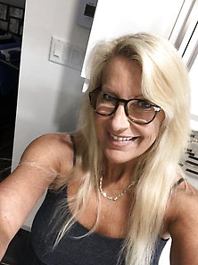 Matures_femmes's tweet photo. ♥ Coucou, Sandrine 54ans femme divorcée, libre et motivée pour une rencontre sérieuse. J'attache un peu d'importance à certaines valeurs ( éducation; simplicité;...)

👩 Contact 👉 https://t.co/7ilz9Z3jcl

#rencontres #femmes #senior #france #blonde #8millards #qatar #teamOM https://t.co/V52GXyqf6i