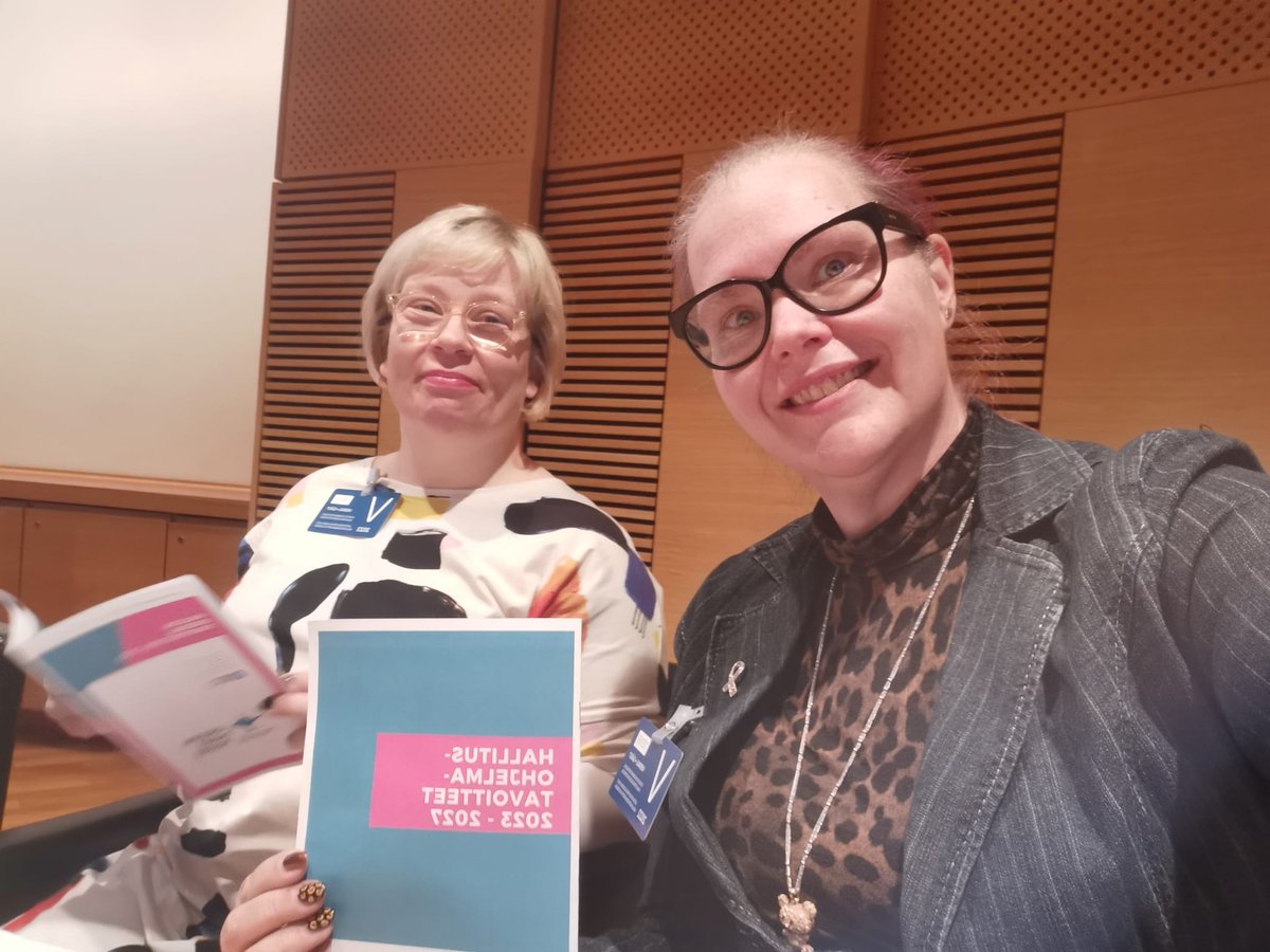 Liiton toimitusjohtaja Susanna Sulkunen ja kansainvälisten asioiden koordinaattori Jutta Hartikainen esittelivät Akateemisten Naisten hallitusohjelmatavoitteet tänään 15.11.2022 eduskunnan naisverkostolle: akateemisetnaiset.fi/suomen-akateem…
#tasaarvo