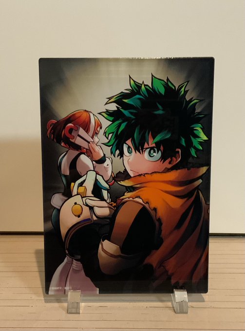 アクリルアートボードめっちゃカッコイイです✨後ろからライティングするとイイ感じ!そのために作られてる…?なぜか後ろの壁に残像が 